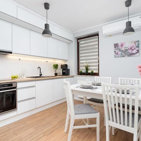 Apartments Cystersow Cracow By Noclegi Renters Krakow Bagian luar foto